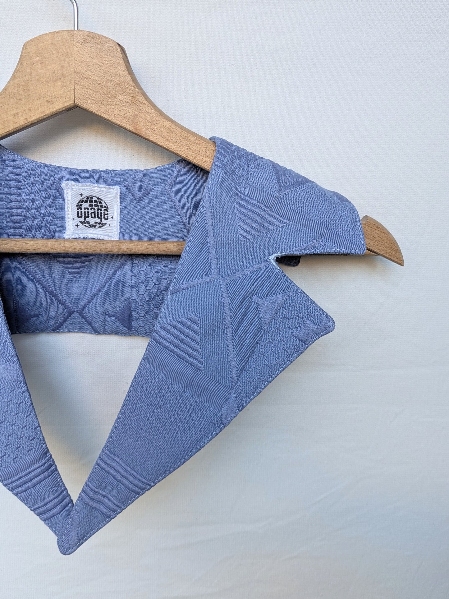 Col blazer bleu-mauve