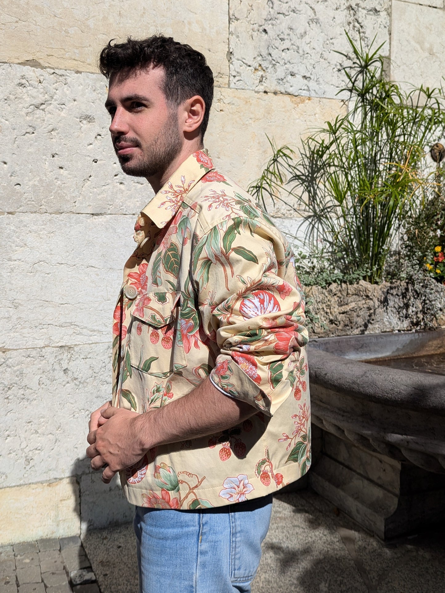 Veste carrée à fleurs